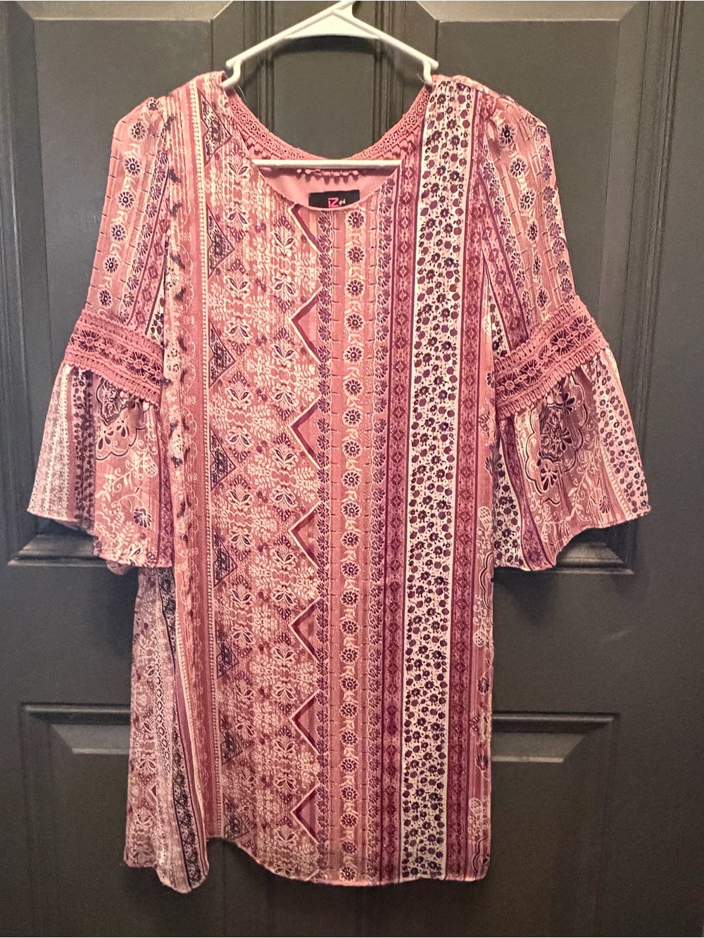 IZ Byer Girl - Mauve Boho Floral Tunic Dress with Bell Sleeves - Size 16